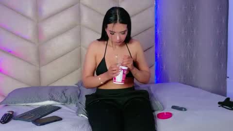 Snapshot of layadoll chatting on 12-03-25, 03:36 laya online show from 12-03-25, 03:36