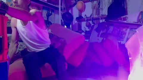 Snapshot of laye19 chatting on 12-10-24, 05:17 Laye19 online show from 12-10-24, 05:17