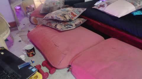 Snapshot of laye19 chatting on 01-19-25, 04:25 Laye19 online show from 01-19-25, 04:25