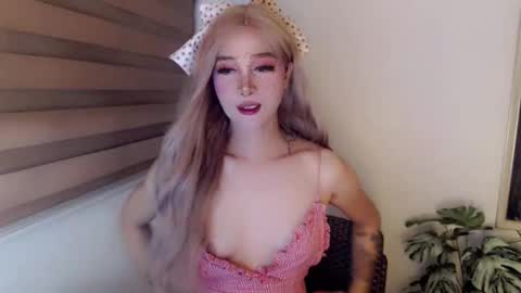Snapshot of layla47649867 chatting on 05-26-26, 01:34 layla47649867 online show from 05-26-26, 01:34