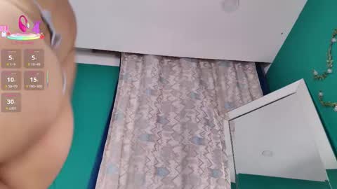 Snapshot of layla_17 chatting on 09-28-25, 01:11 layla_17 online show from 09-28-25, 01:11