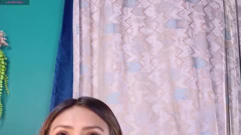 Snapshot of layla_17 chatting on 06-09-26, 05:57 layla_17 online show from 06-09-26, 05:57