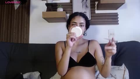 Layla online show from 02-20-26, 06:41