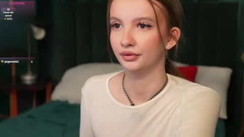 Snapshot of layla_bloom chatting on 04-21-26, 05:50 Your sweet girl-next-door online show from 04-21-26, 05:50