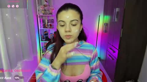 Layla online show from 09-24-25, 03:15