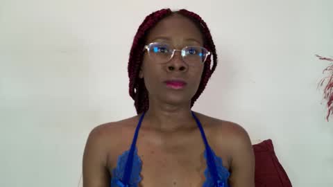 Snapshot of layla_collins_ chatting on 02-20-26, 12:05 layla online show from 02-20-26, 12:05