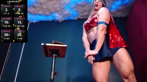 Snapshot of layla_dominac chatting on 10-10-25, 11:42 Layla help me with your thumbs up its important online show from 10-10-25, 11:42