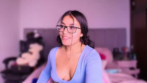 Snapshot of layla_nicols chatting on 02-06-25, 06:35 Layla online show from 02-06-25, 06:35