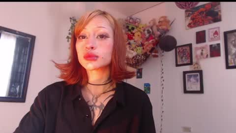 Snapshot of layla_quinn chatting on 06-12-26, 02:05 layla_quinn online show from 06-12-26, 02:05