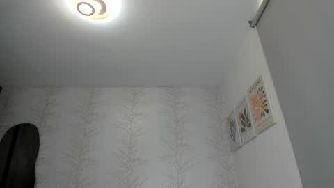 Layla Vanegas online show from 01-25-25, 05:19