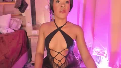 LAYLA online show from 05-10-26, 04:39
