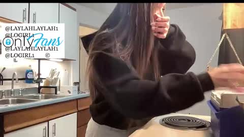 Snapshot of laylahlaylah1 chatting on 12-21-25, 11:50 laylahlaylah1 online show from 12-21-25, 11:50