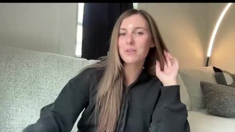 laylahlaylah1 online show from 05-11-26, 04:48
