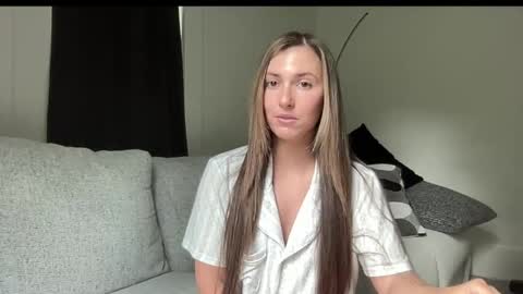 laylahlaylah1 online show from 05-22-26, 12:44