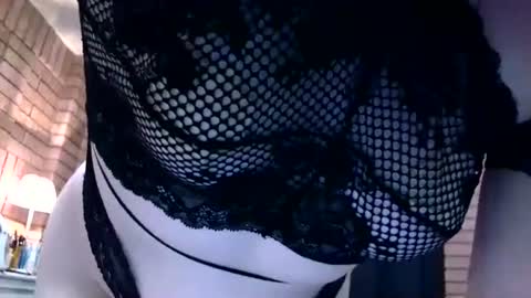 Snapshot of laylakills chatting on 09-28-25, 04:07 Layla Kills online show from 09-28-25, 04:07