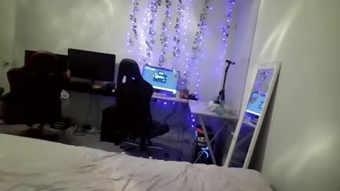 Layla online show from 02-05-26, 03:22