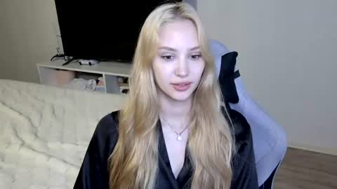 Snapshot of laylapretty001 chatting on 06-22-26, 05:04 LaylaPretty001 online show from 06-22-26, 05:04