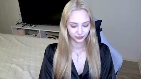 Snapshot of laylapretty001 chatting on 06-25-26, 04:45 LaylaPretty001 online show from 06-25-26, 04:45
