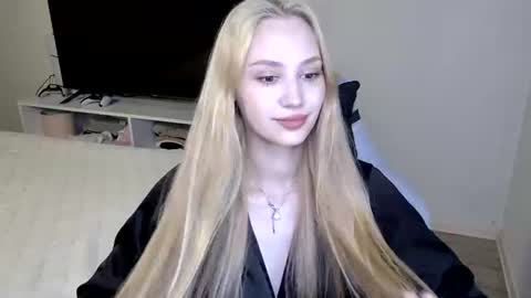 Snapshot of laylapretty001 chatting on 06-25-26, 05:12 LaylaPretty001 online show from 06-25-26, 05:12