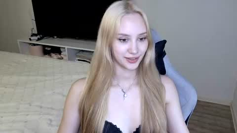 Snapshot of laylapretty001 chatting on 07-08-26, 05:01 LaylaPretty001 online show from 07-08-26, 05:01