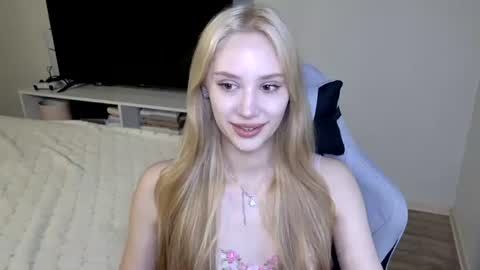 Snapshot of laylapretty001 chatting on 07-14-26, 04:17 LaylaPretty001 online show from 07-14-26, 04:17