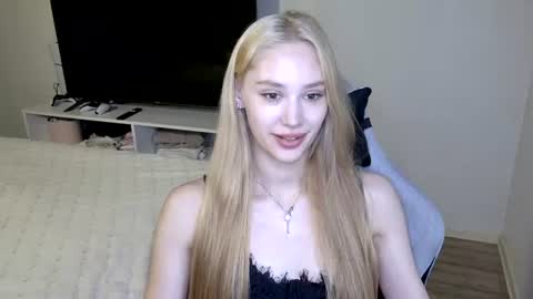 Snapshot of laylapretty001 chatting on 07-20-26, 04:27 LaylaPretty001 online show from 07-20-26, 04:27