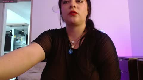 Snapshot of layna_cold chatting on 04-28-26, 03:28 Vannessa online show from 04-28-26, 03:28