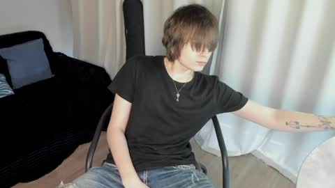 Alex online show from 04-01-26, 01:17