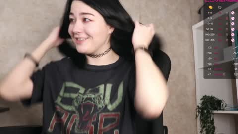 Snapshot of lazynut chatting on 12-17-24, 04:56 Lisa online show from 12-17-24, 04:56