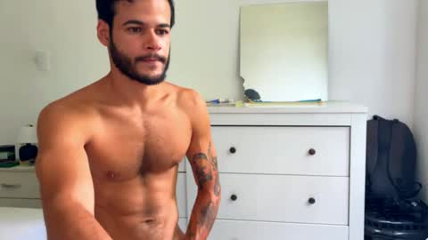 Snapshot of lcscerq chatting on 11-26-25, 01:23 lcscerq online show from 11-26-25, 01:23