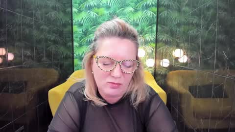 Snapshot of lea_fruit chatting on 01-02-25, 11:09 Lea online show from 01-02-25, 11:09