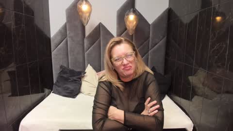 Snapshot of lea_fruit chatting on 02-04-25, 10:34 Lea online show from 02-04-25, 10:34