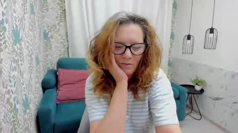 Snapshot of lea_fruit chatting on 06-13-26, 05:27 Lea online show from 06-13-26, 05:27