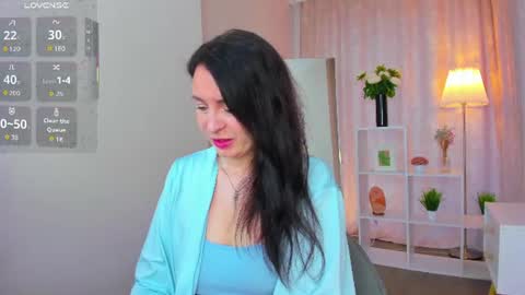 Snapshot of lea_shadom chatting on 06-30-26, 01:06 Lea online show from 06-30-26, 01:06