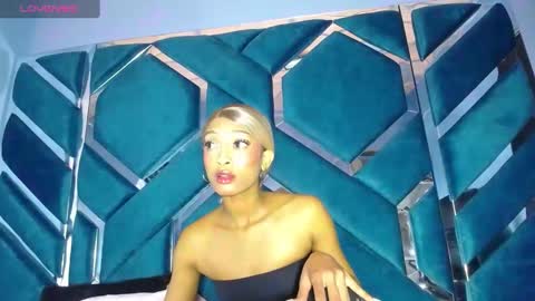 Snapshot of lea_sweetly chatting on 10-30-25, 01:34 lea sewwtly online show from 10-30-25, 01:34