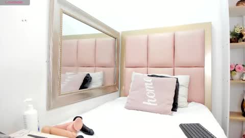 Lea online show from 02-20-25, 03:56