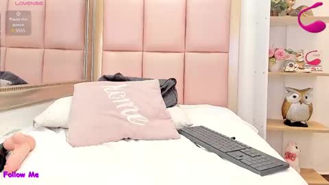 Snapshot of lea_wilson chatting on 02-23-25, 12:41 Lea online show from 02-23-25, 12:41