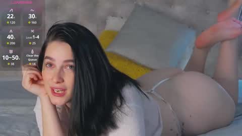 Dia online show from 11-19-25, 05:02