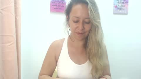 leah_susman online show from 02-25-25, 02:03