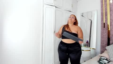 Snapshot of leahbarker chatting on 03-05-25, 10:32 Leah online show from 03-05-25, 10:32