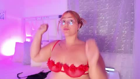 Snapshot of leahbarker chatting on 09-17-25, 01:51 Leah online show from 09-17-25, 01:51