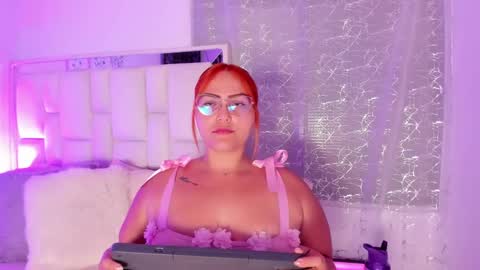 Snapshot of leahbarker chatting on 10-03-25, 01:46 Leah online show from 10-03-25, 01:46