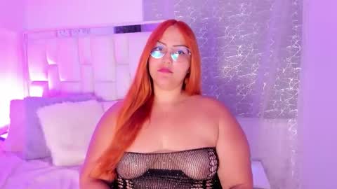 Snapshot of leahbarker chatting on 10-04-25, 02:09 Leah online show from 10-04-25, 02:09