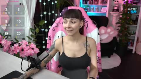 Leah online show from 02-11-25, 08:52