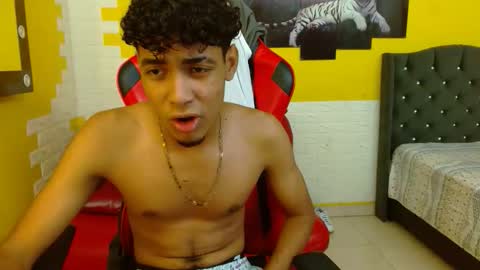 Snapshot of leam_1 chatting on 11-24-25, 09:36 leam_1 online show from 11-24-25, 09:36