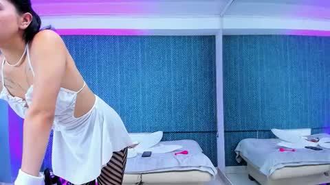 leamoreau__ online show from 01-15-26, 03:00