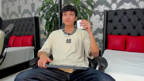 Lean online show from 04-08-26, 02:39