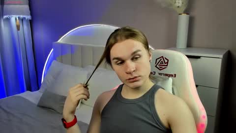 Snapshot of leanby chatting on 11-27-25, 08:38 Leanu online show from 11-27-25, 08:38