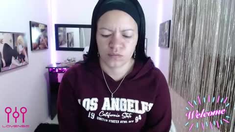 Leandra online show from 10-15-25, 12:49