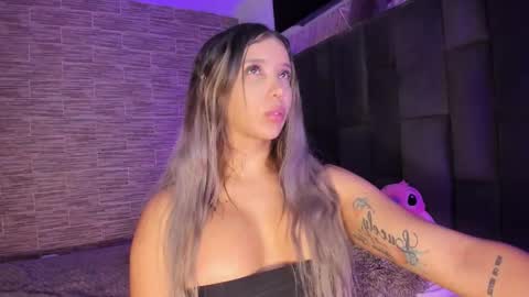 Maria Leandra  Lopeira online show from 11-29-25, 12:13